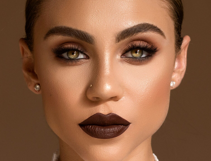 Lipstik cokelat tua