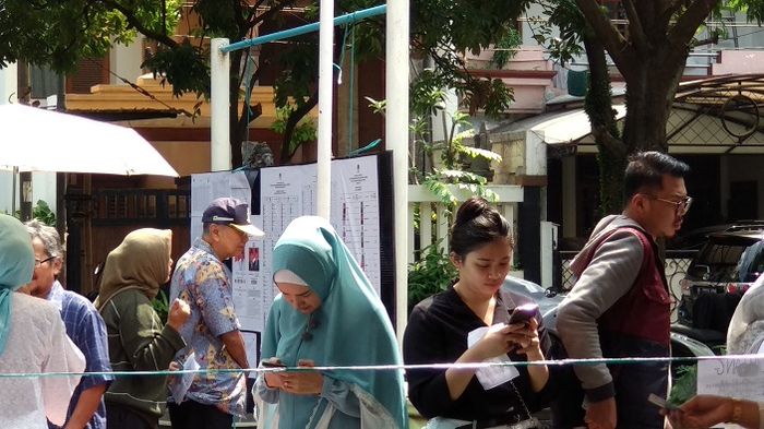 Mulan Jameela datang sendirian ke TPS, tanpa ditemani Al dan Dul Jaelani
