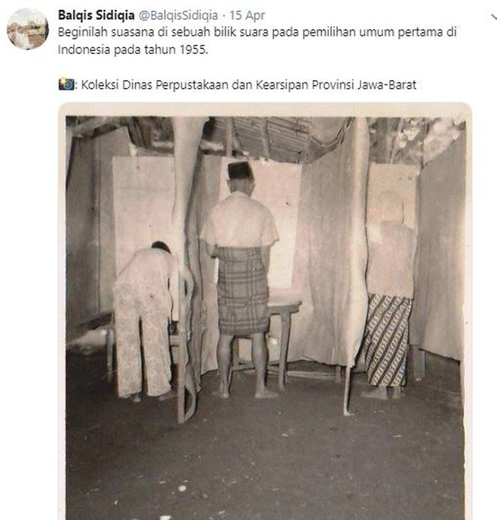 Kondisi bilik suara pada pemilu pertama tahun 1955.
 