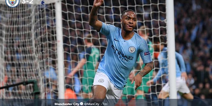 Winger Manchester City, Raheem Sterling, merayakan gol yang dicetaknya ke gawang Tottenham Hotspur pada laga leg kedua babak perempat final Liga Champions di Stadion Etihad, 17 April 2019.