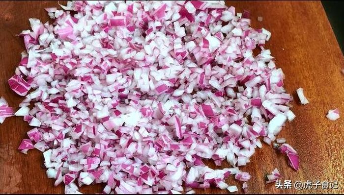 Cara mengolah bawang merah menjadi makanan.