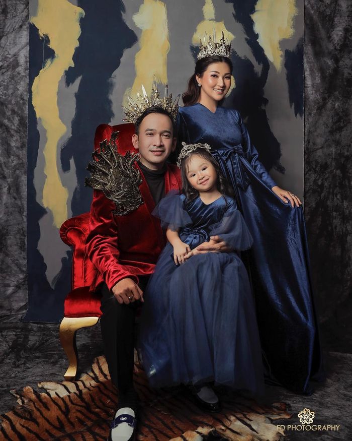 Tampil Bak Raja dan Ratu, Intip 5 Maternity Shoot Mewah Ala Sarwendah-Ruben Onsu