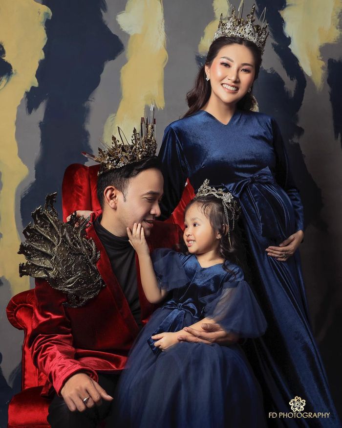 Tampil Bak Raja dan Ratu, Intip 5 Maternity Shoot Mewah Ala Sarwendah-Ruben Onsu