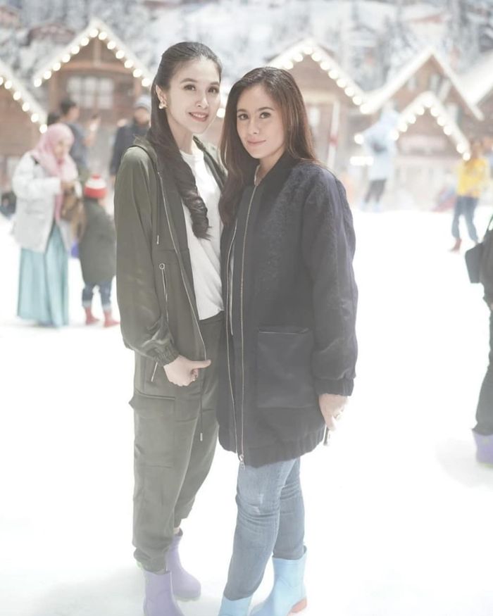 Sandra Dewi Terkesan Tutupi Kehamilan, Wulan Guritno Malah Keceplosan Beberkan Usia Kandungannya