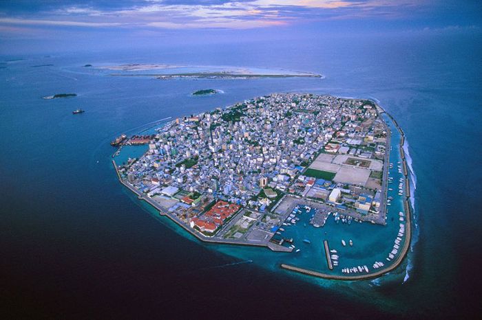 Muchas islas, como las Maldivas, están amenazadas de hundirse.