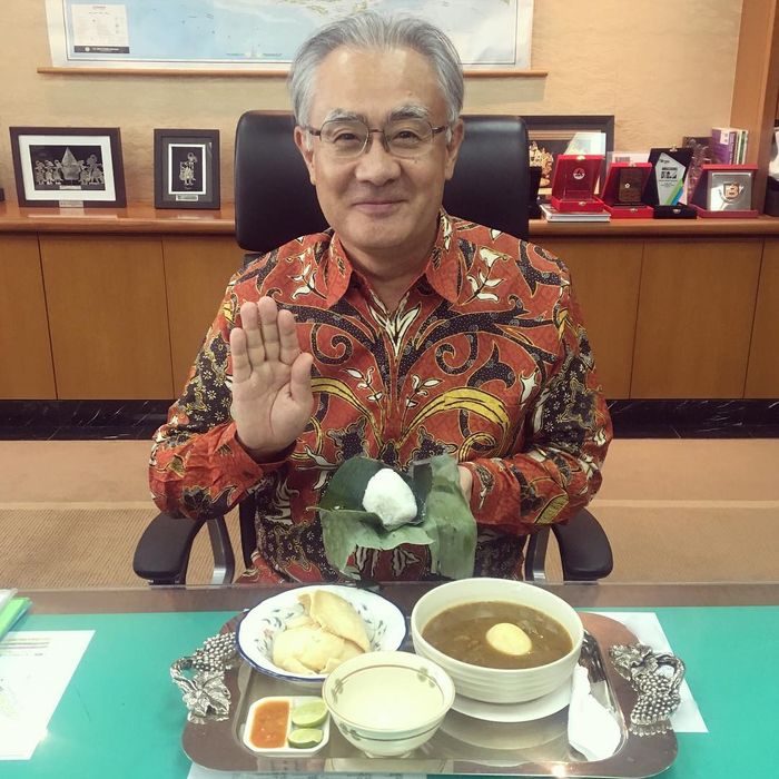 Duta Besar Jepang di Indonesia suka pamer makanan lokal di Instagram
