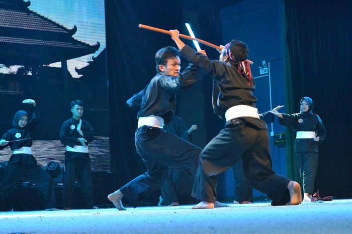 Aksi pelajar Indonesia saat menampilkan pencak silat dalam Festival &ldquo;Nusantara Festival 2019&rdquo; yang digelar di Kota Wuhan, Provinsi Hubei, China.