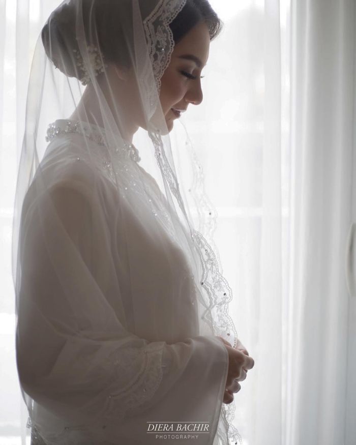 Tampilan anggun Irish Bella saat pengajian jelang pernikahan dengan Ammar Zoni