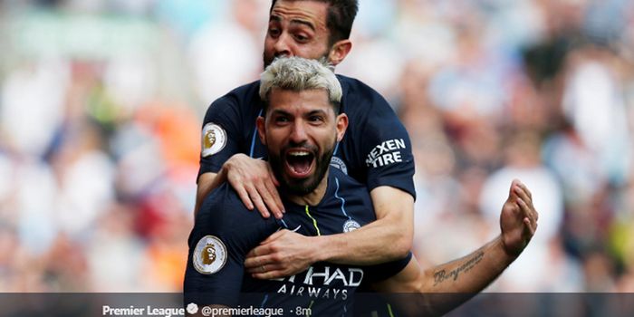 Striker Manchester City, Sergio Aguero, merayakan gol yang dicetaknya ke gawang Burnley pada pertandingan pekan ke-36 Liga Inggris 2018-2019 di Stadion Turf Moor, 28 April 2019.