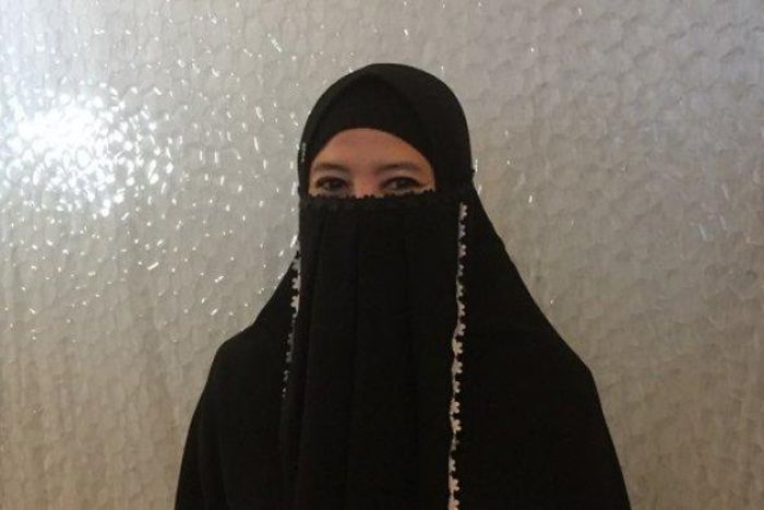 Kini Bercadar, Artis <a href='https://pontianak.tribunnews.com/tag/peggy-melati-sukma' title='Peggy Melati Sukma'>Peggy Melati Sukma</a> Ternyata Sembunyikan Penyakit Ganas yang Dideritanya