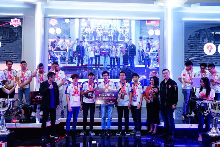 Multimedia Nusantara University Runner Up IEL University Series 2021 Mobile Legends
