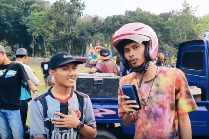 Sadana Agung mewawancarai harga outfit temannya