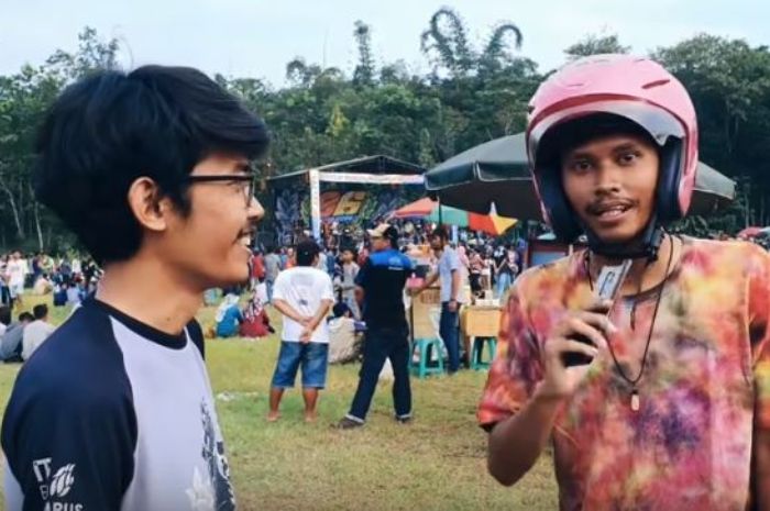 Sadana Agung mewawancarai harga outfit temannya