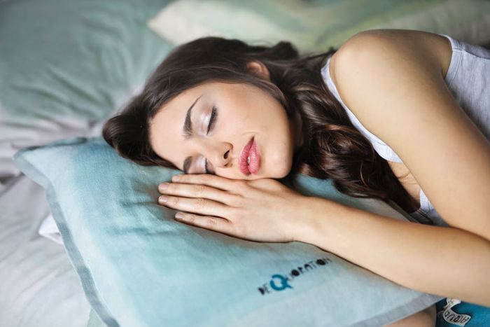 Wanita lebih banyak membutuhkan waktu tidur lebih banyak daripada pria