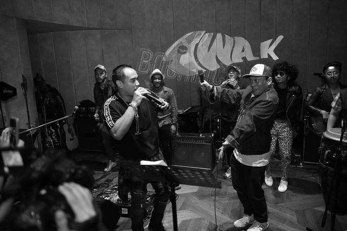 Ardi Bakrie dan Nia Ramadhani undang Iwa K
