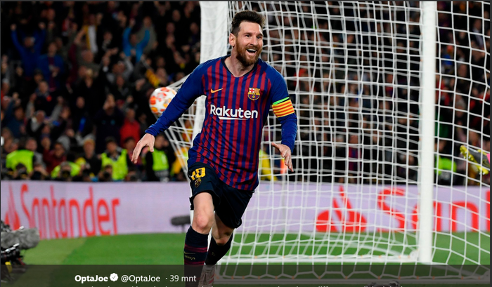 Megabintang Barcelona, Lionel Messi, menjebol gawang Liverpool pada leg pertama semifinal Liga Champions, Rabu (1/5/2019) di Camp Nou.