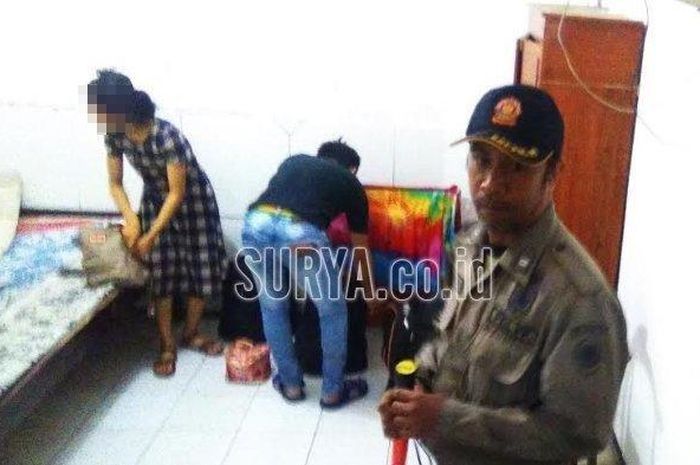 Suami pergoki sang istri selingkuh dengan memanfaatkan teknologi aplikasi chat