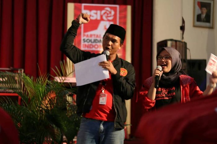 Antonius Yoga, pria dari keluarga berkekurangan yang sebelumnya jadi satpam kini lolos jadi anggota DPRD Solo dengan modal kampanye bercocok tanam.