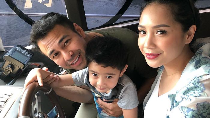 Kemudi kapal pesiar Raffi Ahmad