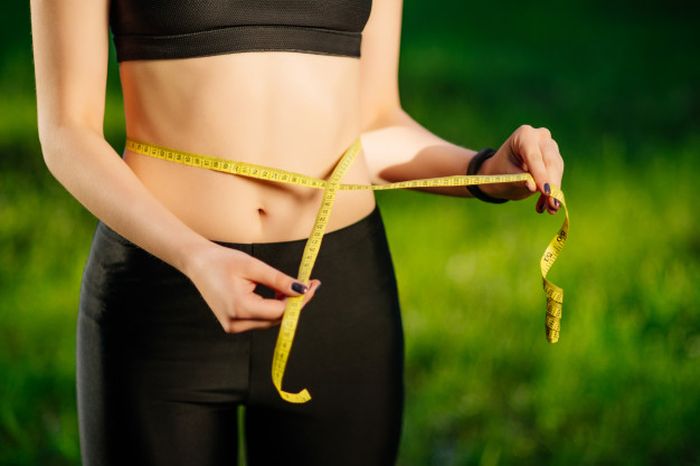 Ilustrasi turun berat badan drastis.