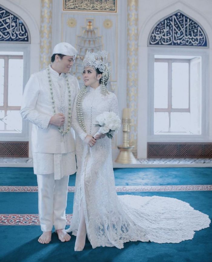 4 Desainer Yang Pertama Kali Langsung Ditelepon Syahrini Saat Ingin Menikah Semua Halaman Stylo