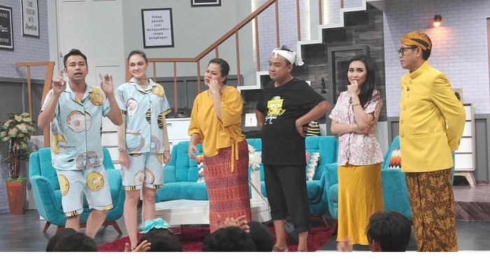 Ayu Ting Ting dan Luna Maya