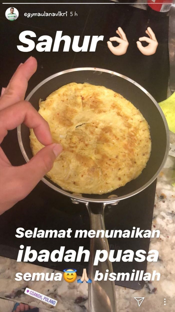 Egy Maulana mengunggah menu sahur pertama di instagram story pada Senin (6/5/2019)