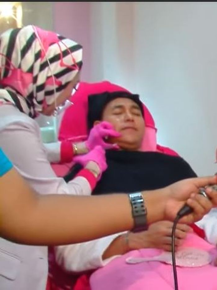 Krisjiana Baharudin kala menjalani treatment suntik lemak