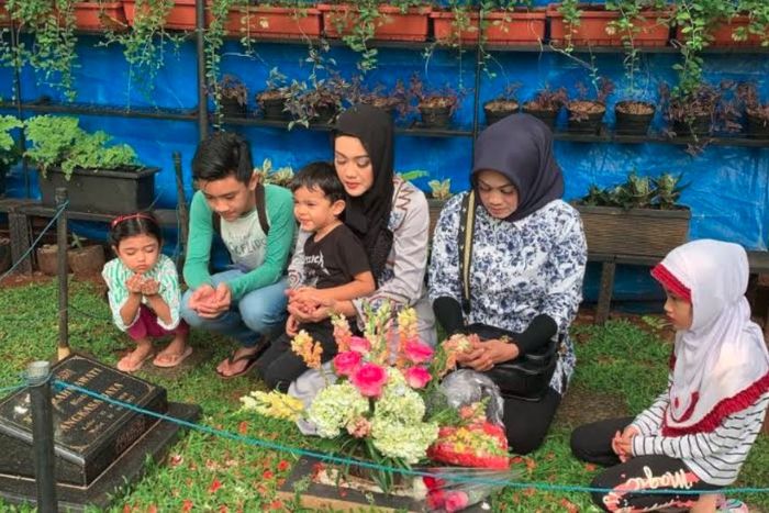 Keluarga mendiang Julia Perez.