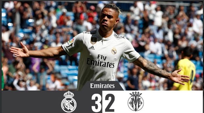 Striker Real Madrid, Mariano Diaz, melakukan selebrasi seusai cetak gol ke gawang Villarreal dalam partai Liga Spanyol, Minggu (5/5/2019)