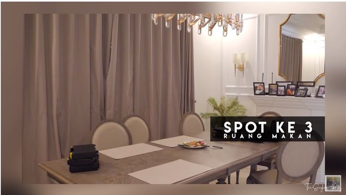 Ruang makan di rumah Shireen Sungkar dan Teuku Wisnu