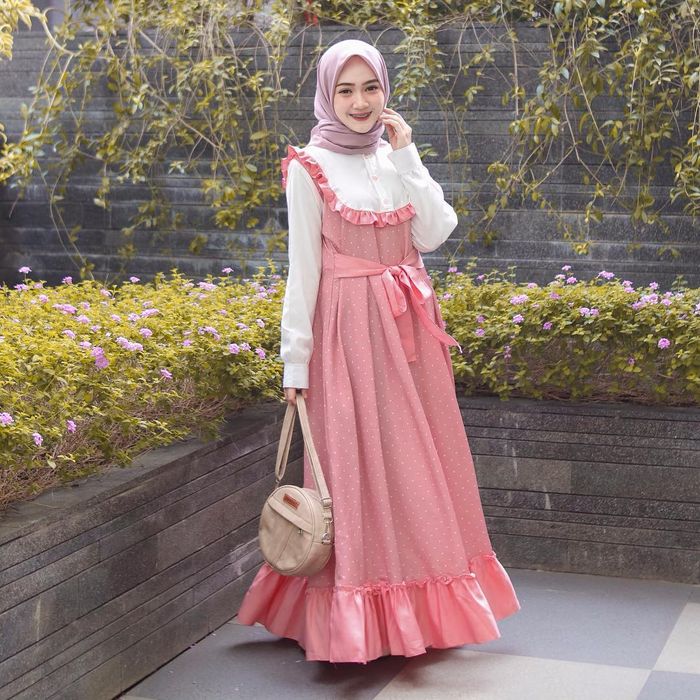 4 Gamis Unik Nuansa Pink Buat Tampilan Hijab Modis Saat Ngabuburit