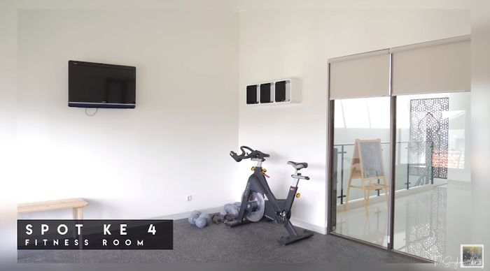 Area Gym rumah Shireen