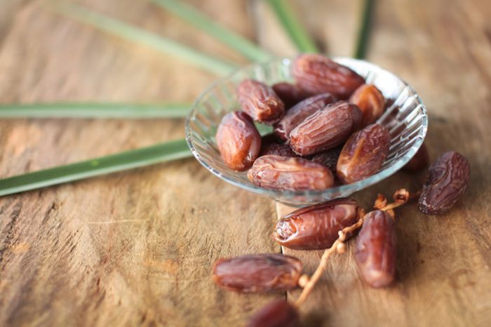 Daftar makanan sahur agar awet kenyang - Kurma