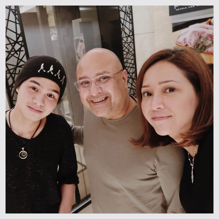 Maia Estianty Tampilkan Wajah Polos Tanpa Makeup Bareng Suami dan Anak