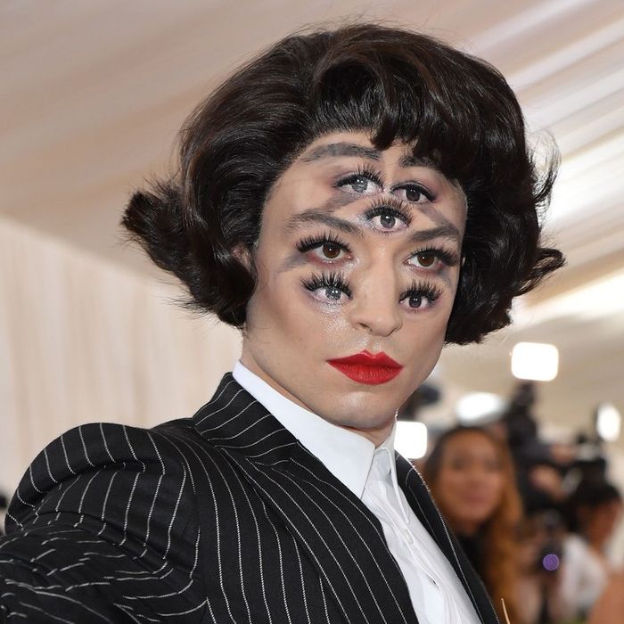 Riasan Mata Unik dan Nyeleneh Sederet Selebriti di Met Gala 2019 | dok. allure.com