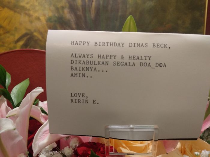Kiriman bunga dan surat romantis dari Ririn Ekawati kepada Dimas Beck.