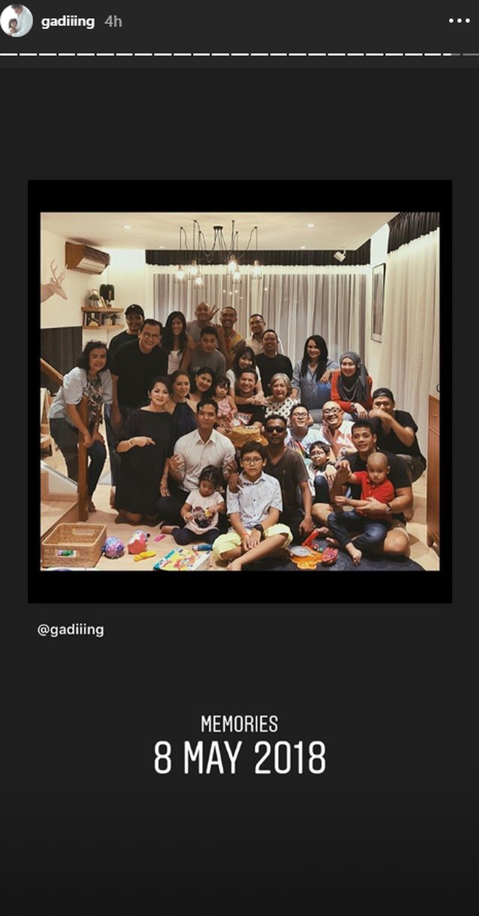Postingan Gading Marten yang jadi sorotan warganet.
