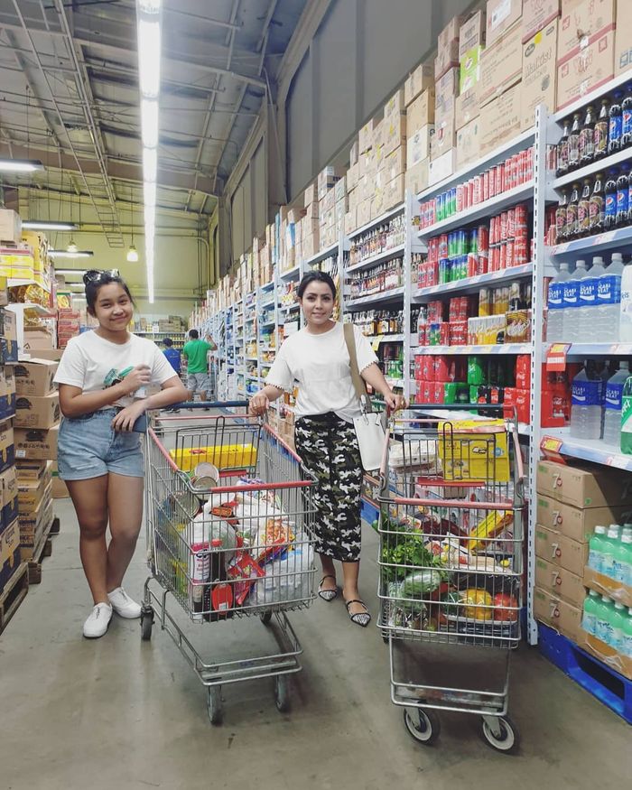 Kelewat Tajir, Menantu Keluarga Cendana Mayangsari Bawa Tas 57 Juta Saat Belanja ke Supermarket