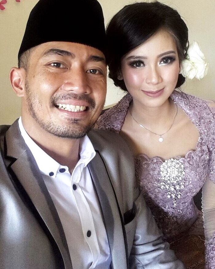 Arfita Dwi Putri adalah istri kedua <a href='https://manado.tribunnews.com/tag/yama-carlos' title='Yama Carlos'>Yama Carlos</a>, mereka menikah pada 2016 lalu.