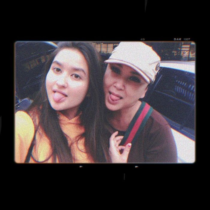 Stephanie dan Titi DJ