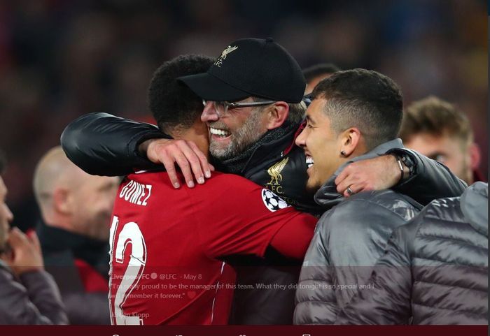 Juergen Klopp dan pemainnya merayakan kesuksesan Liverpool lolos ke final Liga Champions.