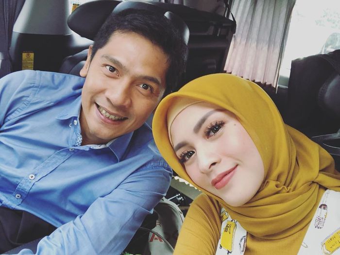 Dinita berhijab