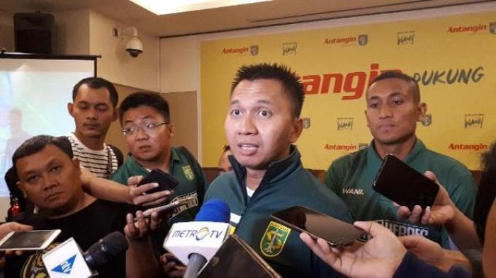 Presiden Persebaya Surabaya,  Azrul Ananda.