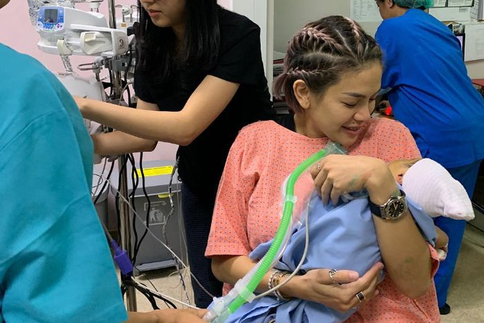 Hatinya Hancur, Nikita Mirzani Lihat Sekujur Tubuh Arkana: Kenapa Bayi Sekecil Ini Dipasang Alat Banyak Sekali?