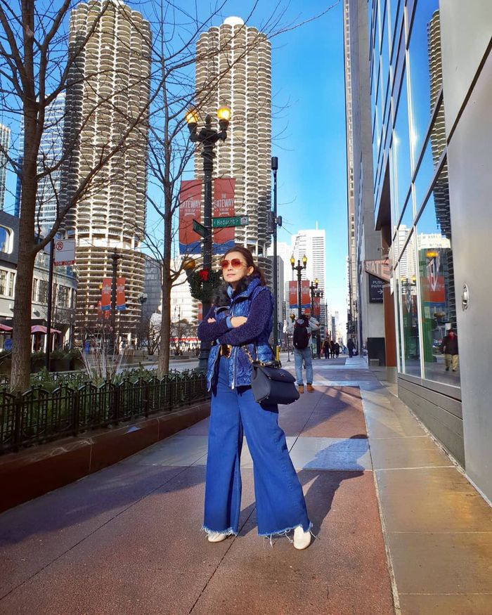 Mayangsari dengan gaya fashion stylish