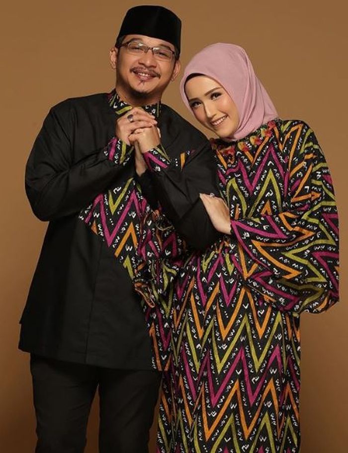 Model Baju Sarimbit Untuk Lebaran - Sarimbit Keluarga 46 Merahbusana Muslim Couple Keluarga ...