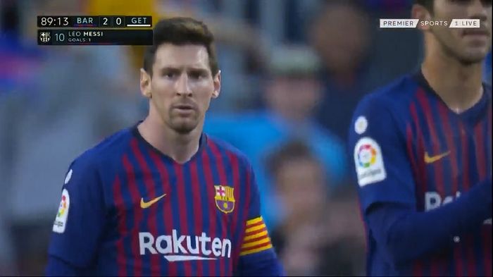 Ekspresi megabintang Barcelona, Lionel Messi, seusai timnya mencetak gol ke gawang Getafe dalam laga Liga Spanyol di Stadion Camp Nou, Minggu (12/5/2019).