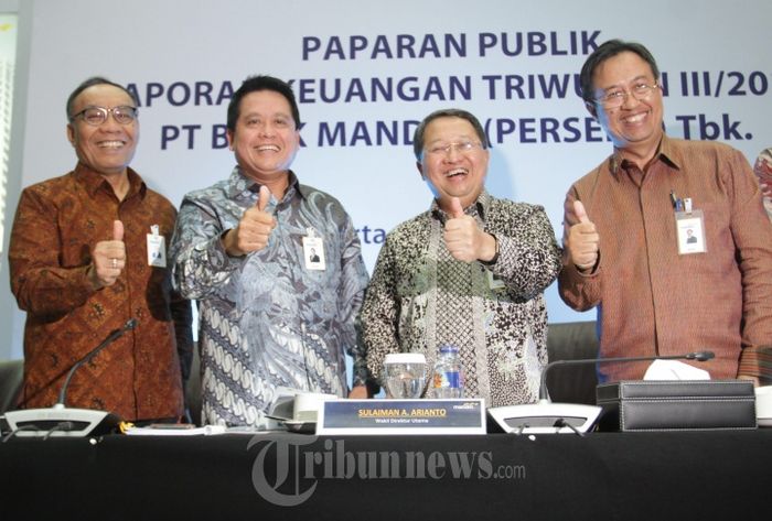 Sulaiman Arif Arianto (kedua dari kiri).