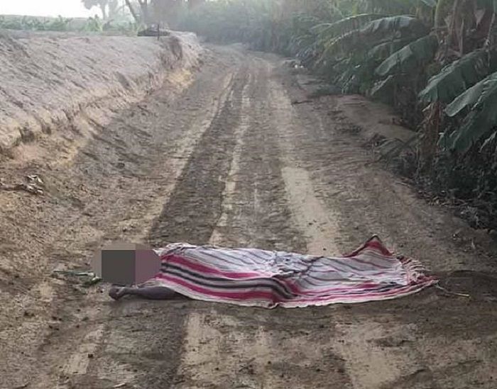 Mayat yang ditemukan di tengah jalan